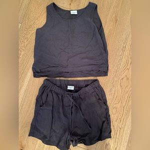 Parachute linen tank and matching shorts.
